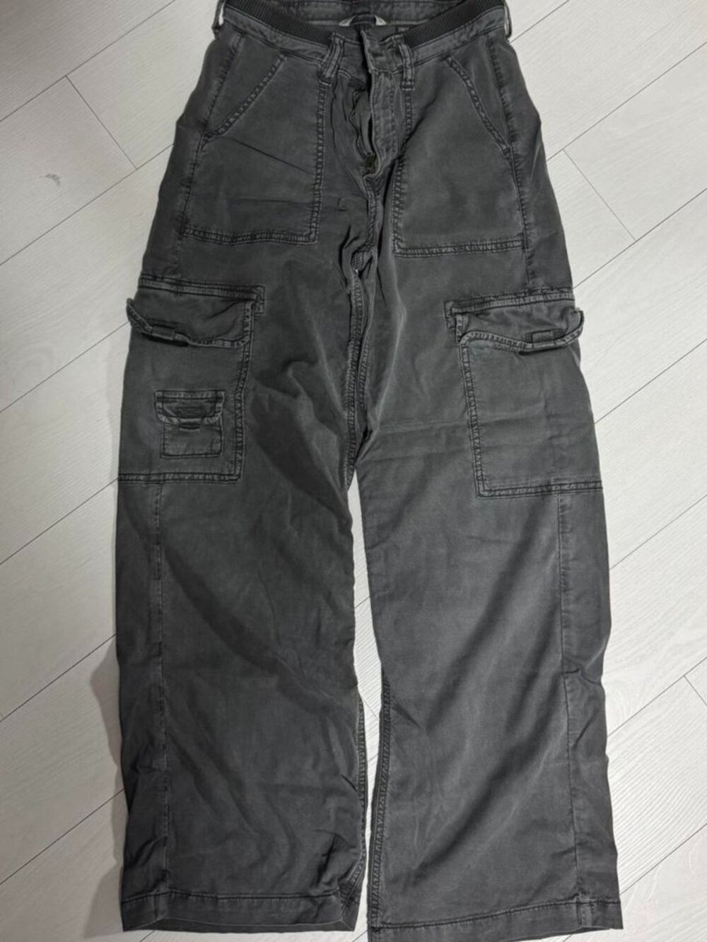 american eagle gray cargo pants